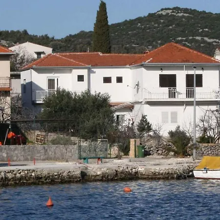 In 7372 Vinišće